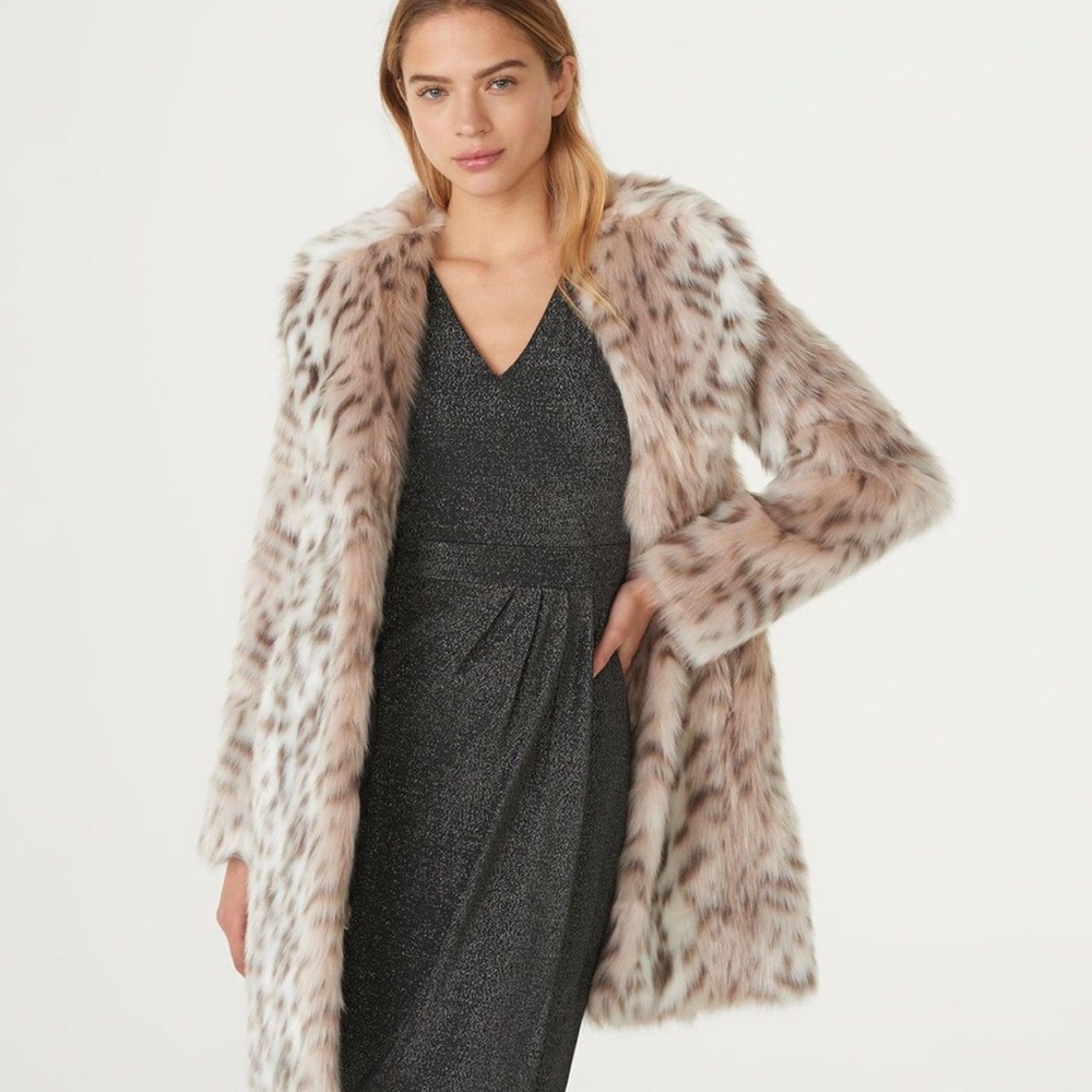 • Karl Lagerfeld Paris Snow Leopard Faux Fur Coat •